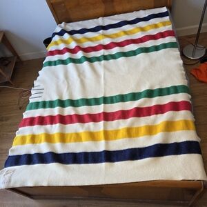 Vintage Hudson's Bay Co. England Striped 3.5 Point Gold Label Wool Blanket RARE